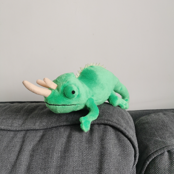 Jackson's chameleon stuffed animal with magnetic button legs Three-horned chameleon plush toy