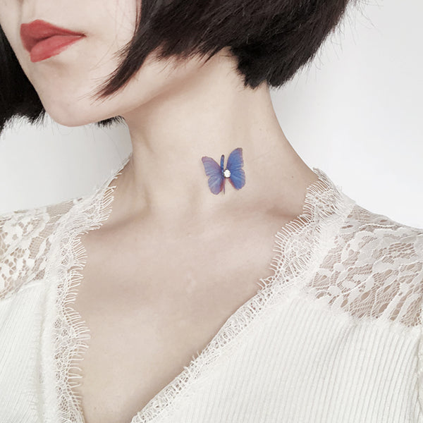 Butterfly choker with invisible chain